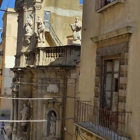 Apartment Appartamento Tra I Due Mari Trapani